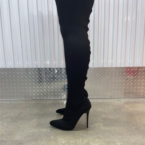 New Thigh high black Lycra fitted boots - Picture 2 of 3